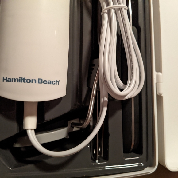 Hamilton Beach white automatic knives set - Picture 2 of 3